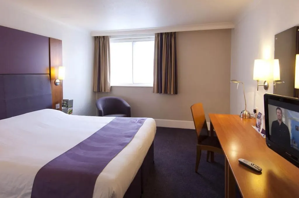 Premier Inn London Kensington-1